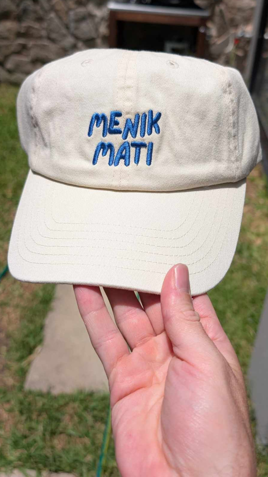 The Menikmati - Curved Snap - Cream/Blue
